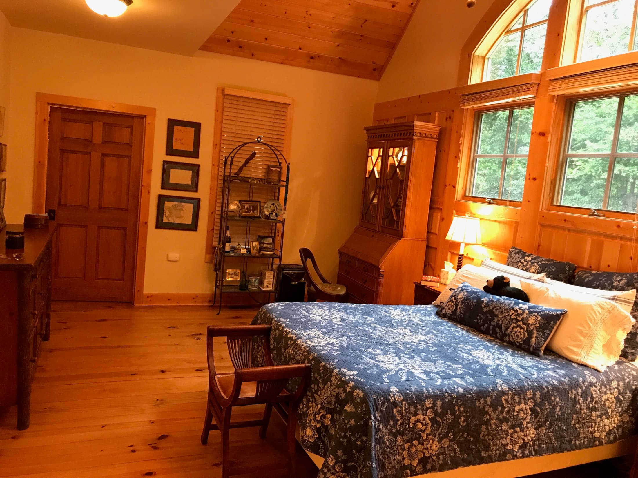 Bedroom suite