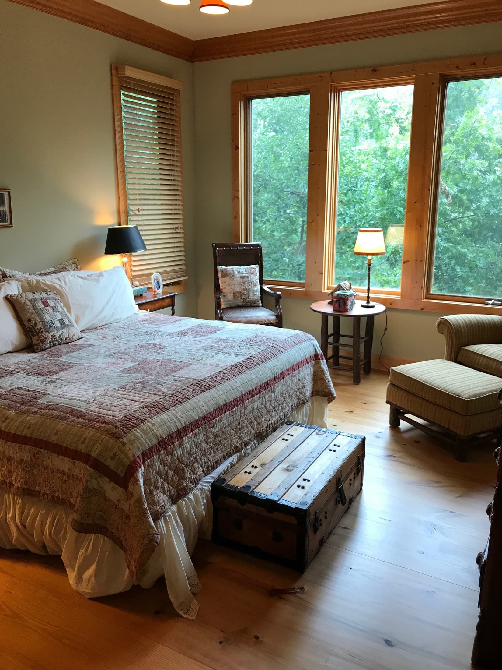 Bedrooms at 139 Mountain Springs Way — photo 7