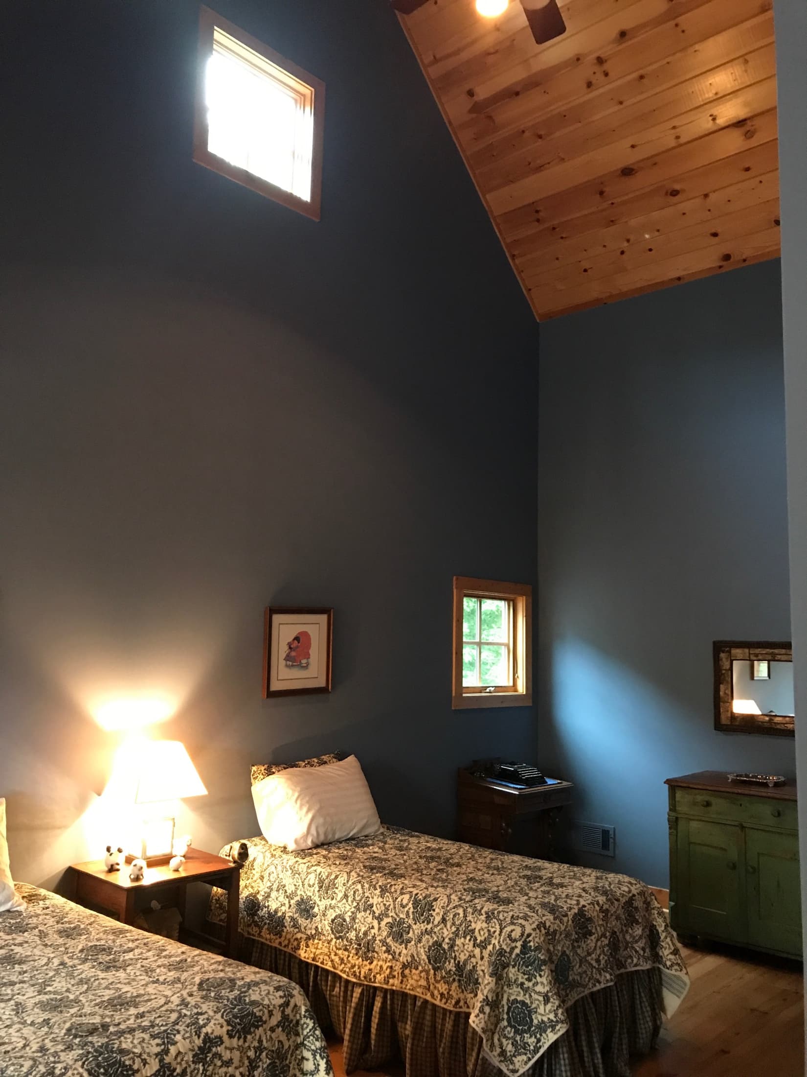 Dining Areas at 139 Mountain Springs Way — photo 2