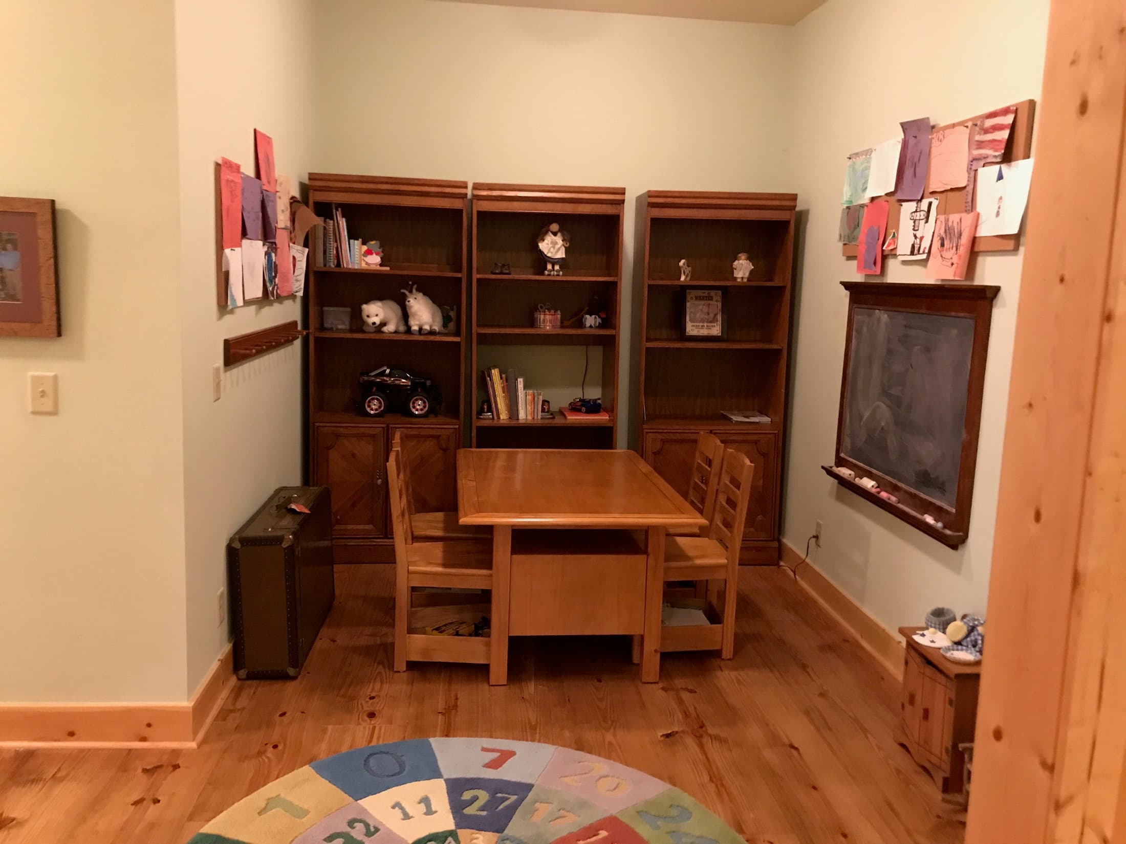 Dining Areas at 139 Mountain Springs Way — photo 3