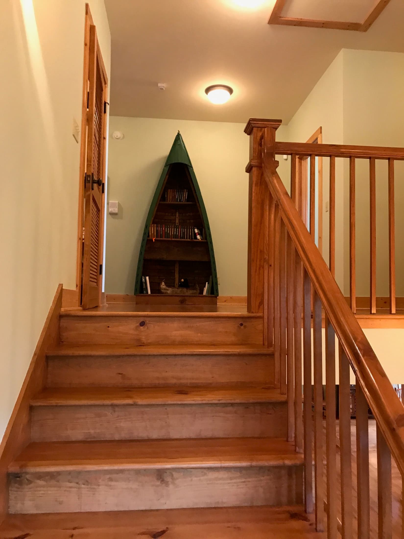 Foyer & Hallways at 139 Mountain Springs Way — photo 4