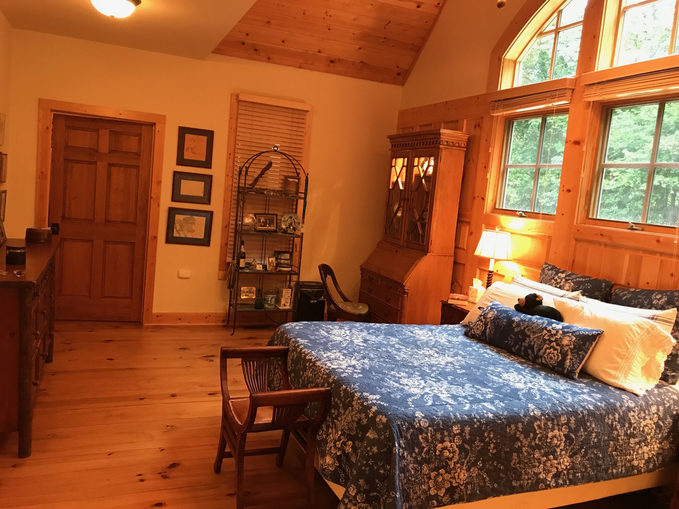 Bedroom suite